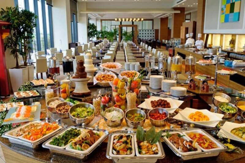 Buffet ăn sáng tại một khách sạn 5* ở Phú Quốc