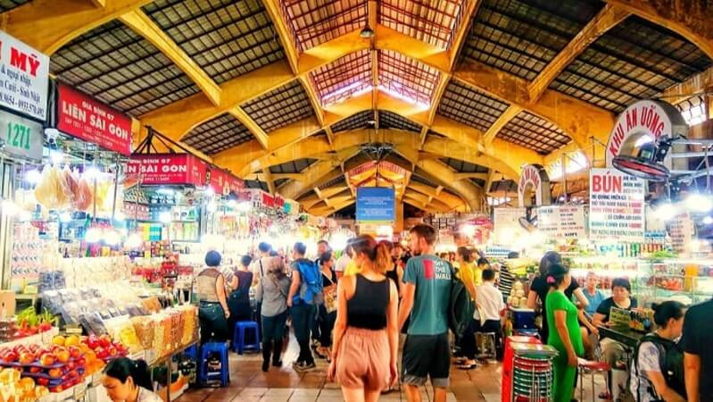 Hoạt động du lịch mua sắm tại chợ Bến Thành 