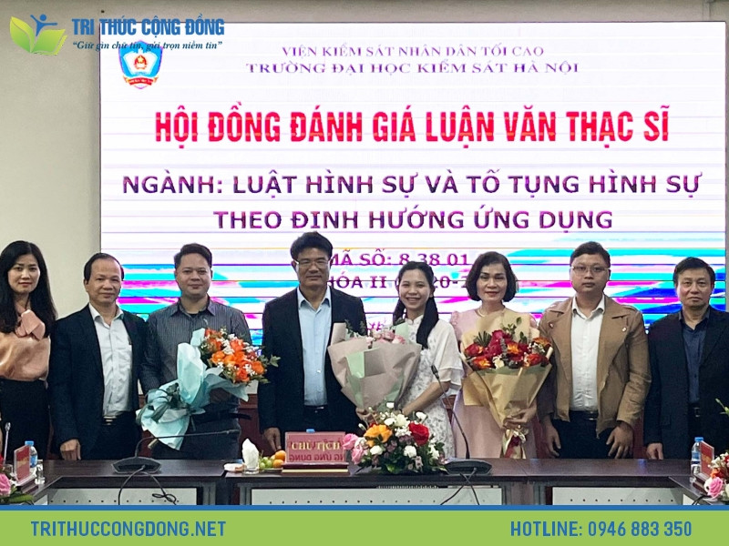 Bảo vệ luận văn thạc sĩ tiếng Anh là gì?