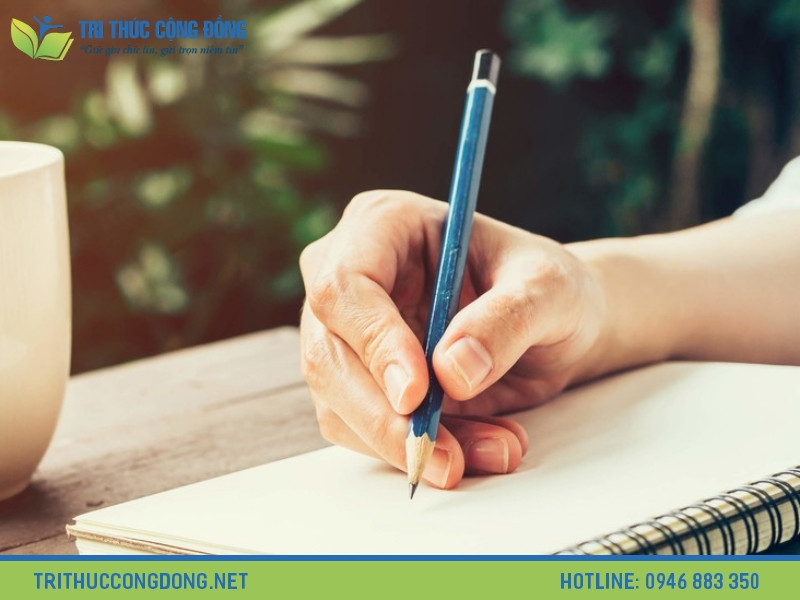 Bảo vệ luận văn thạc sĩ tiếng Anh là gì?